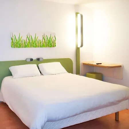 Ibis Budget Caen Memorial מלון 2*