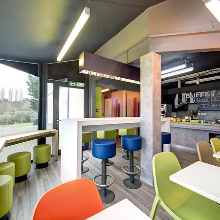 Ibis Budget Caen Memorial 2* Saint-Contest