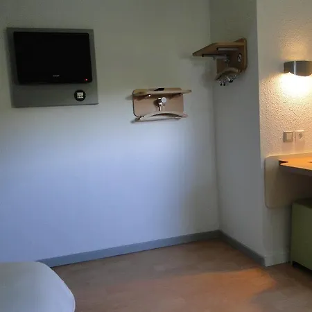 Ibis Budget Caen Memorial מלון Saint-Contest