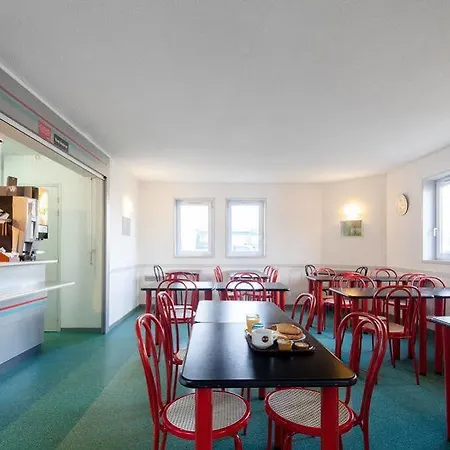 Отель Ibis Budget Caen Memorial 2*