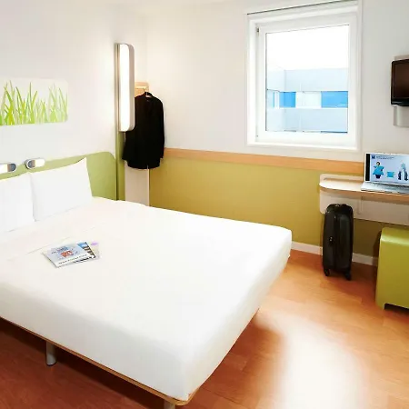Ibis Budget Caen Memorial מלון Saint-Contest