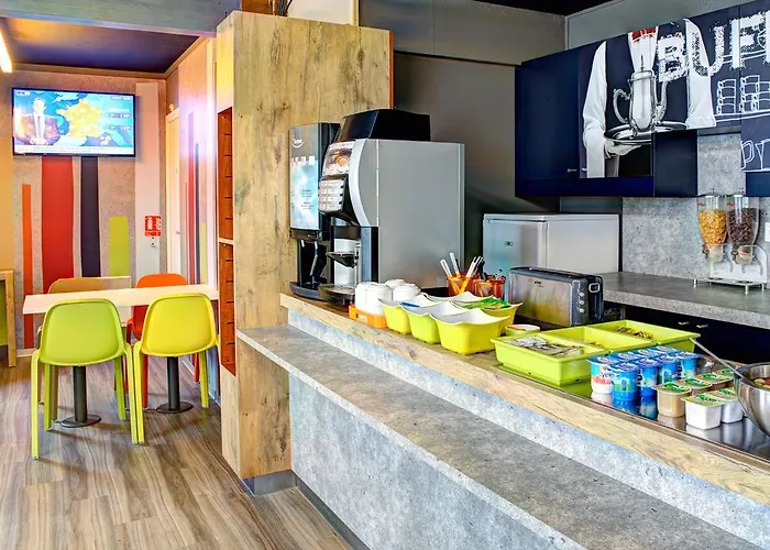 Hotel Ibis Budget Caen Memorial