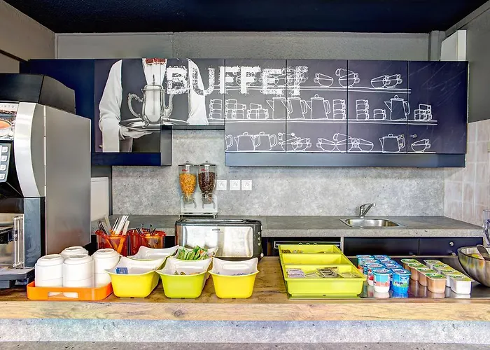 Hotel Ibis Budget Caen Memorial